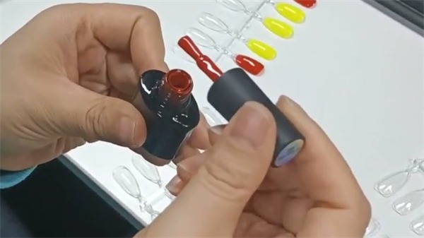 案例：指甲油测色——泰双TS7700分光测色仪